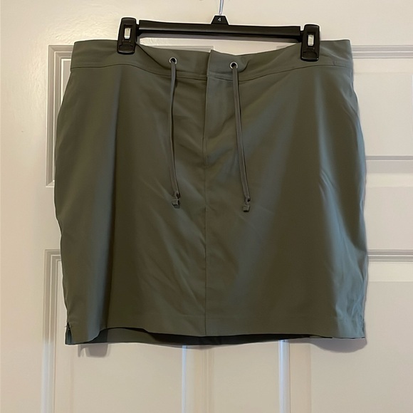 Columbia skirt size‎ 10 - Picture 1 of 6